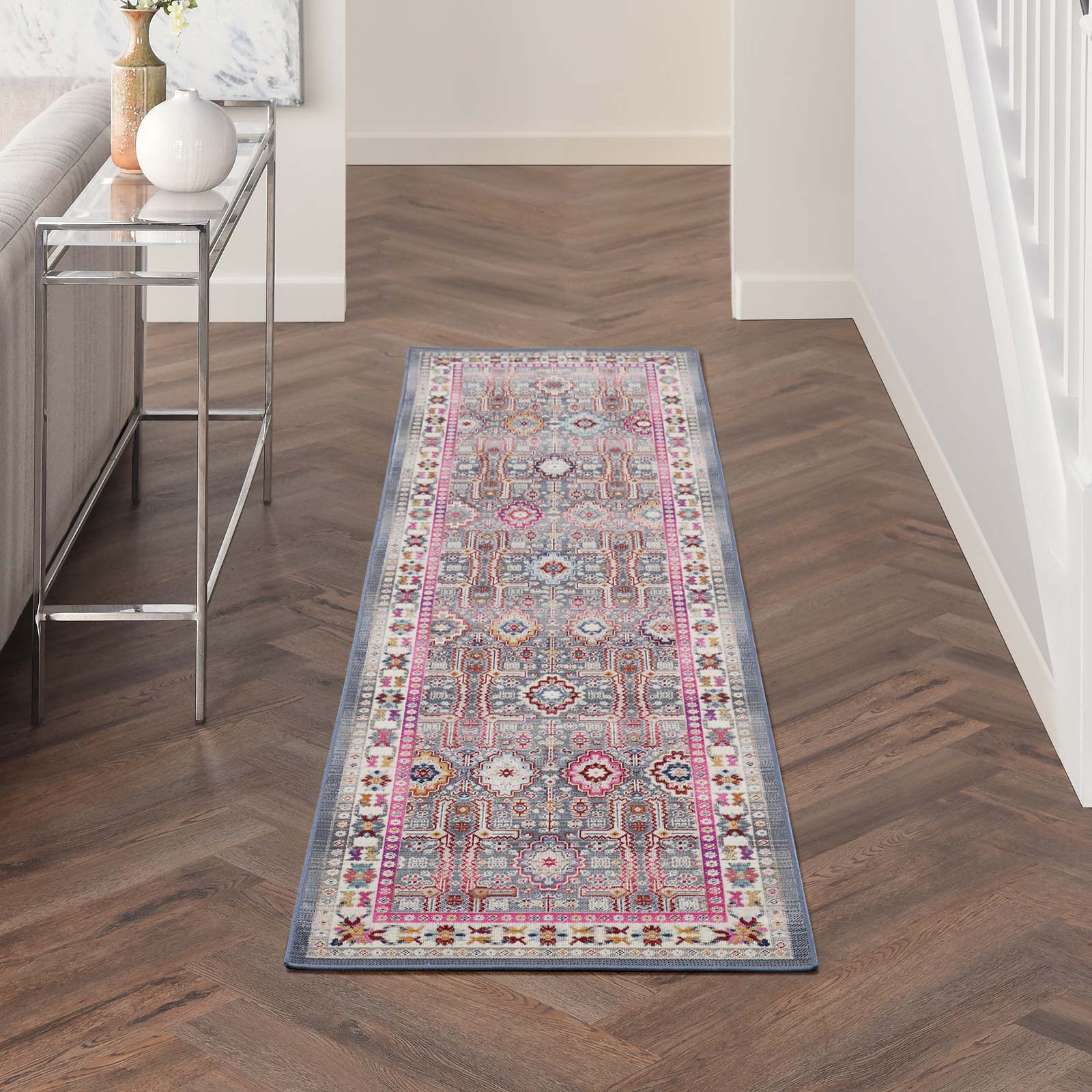Nourison tapijt Vintage Kashan VKA05 GYMTC GREY MULTICOLOR 2x8 099446811813 interior
